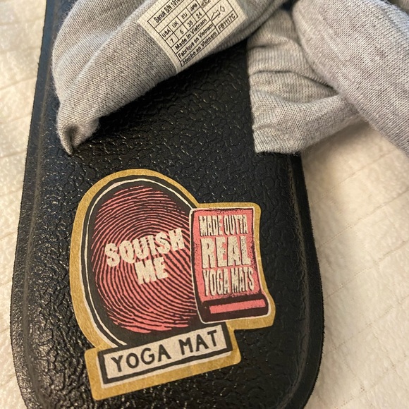 SANUK Yoga Sling “Ella” Sandals in Grey. Women’s size 7, New with Tags - Picture 11 of 13